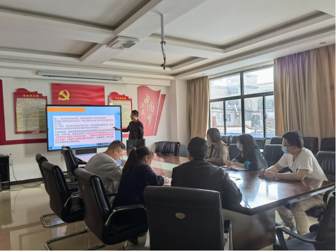 土检教研室职业教育理论学习研讨教研活动新闻稿617.png 土检教研室职业教育理论学习研讨教研活动新闻稿617.png