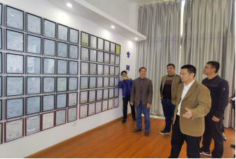 2021.2公路学院领导及教师走访企业并看望实习学生482 2021.2公路学院领导及教师走访企业并看望实习学生482