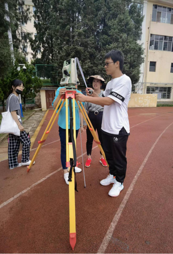 工程测量培训-新闻稿-杨晓霞(定稿)614.png 工程测量培训-新闻稿-杨晓霞(定稿)614.png