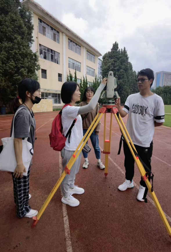 工程测量培训-新闻稿-杨晓霞(定稿)612.png 工程测量培训-新闻稿-杨晓霞(定稿)612.png