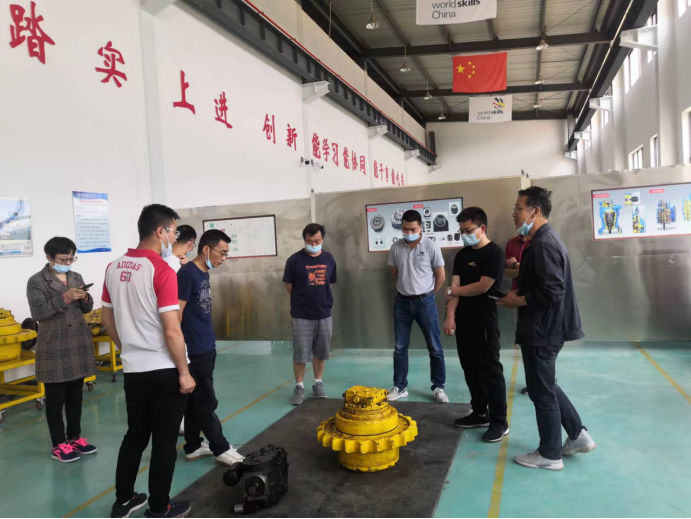 【新闻稿】公路学院开展实验室安全检查工作(2)586.png 【新闻稿】公路学院开展实验室安全检查工作(2)586.png